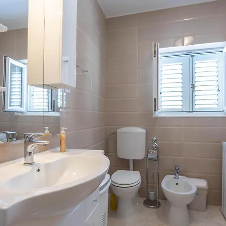 Amazing In With Wifi Apartment Podstrana
